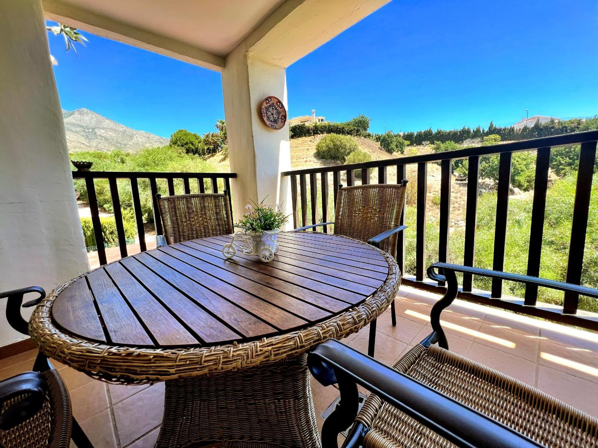 Beautiful With Pools, Playground And Paddle Tennis - Family Friendly And Near Vithas Hospital - Free Parking In Garage Apartamento